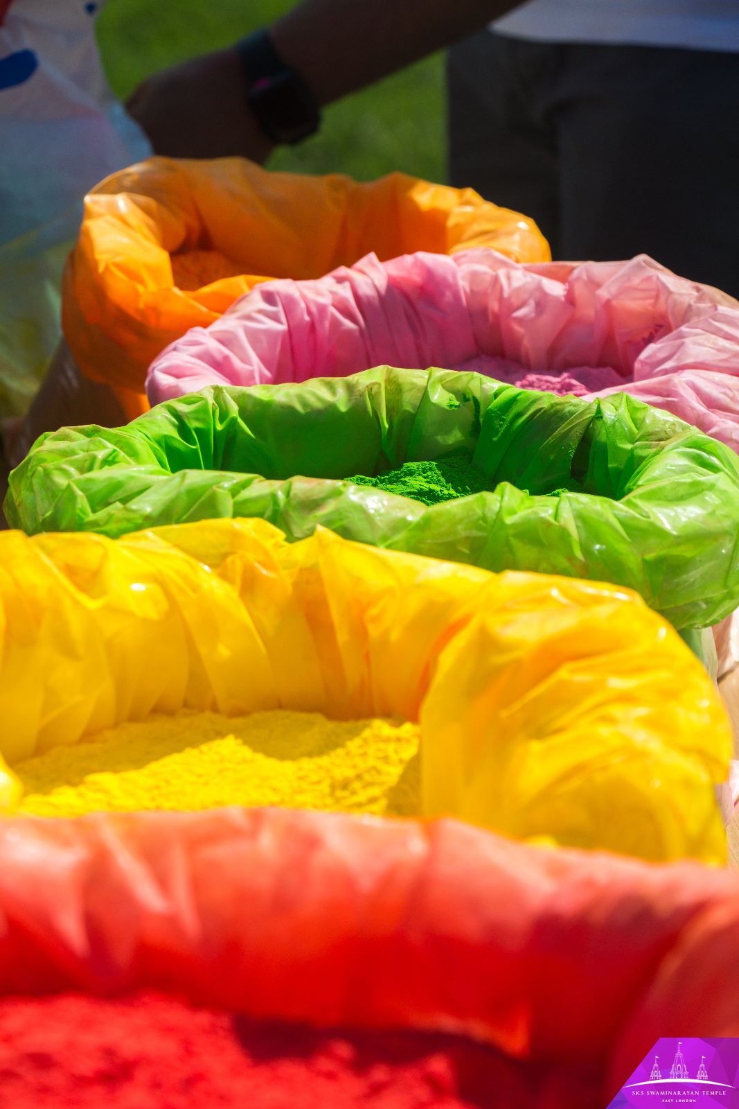©1987-2017 SKS Swaminarayan Temple East London
